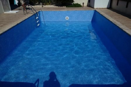Installing a new swimming pool Liner
